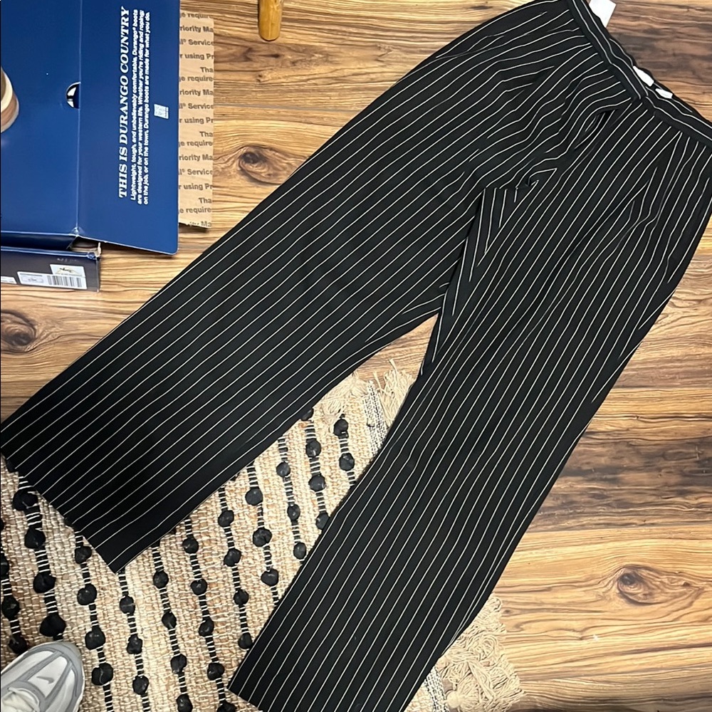Liz Claiborne Black and White Straight Leg Pants
